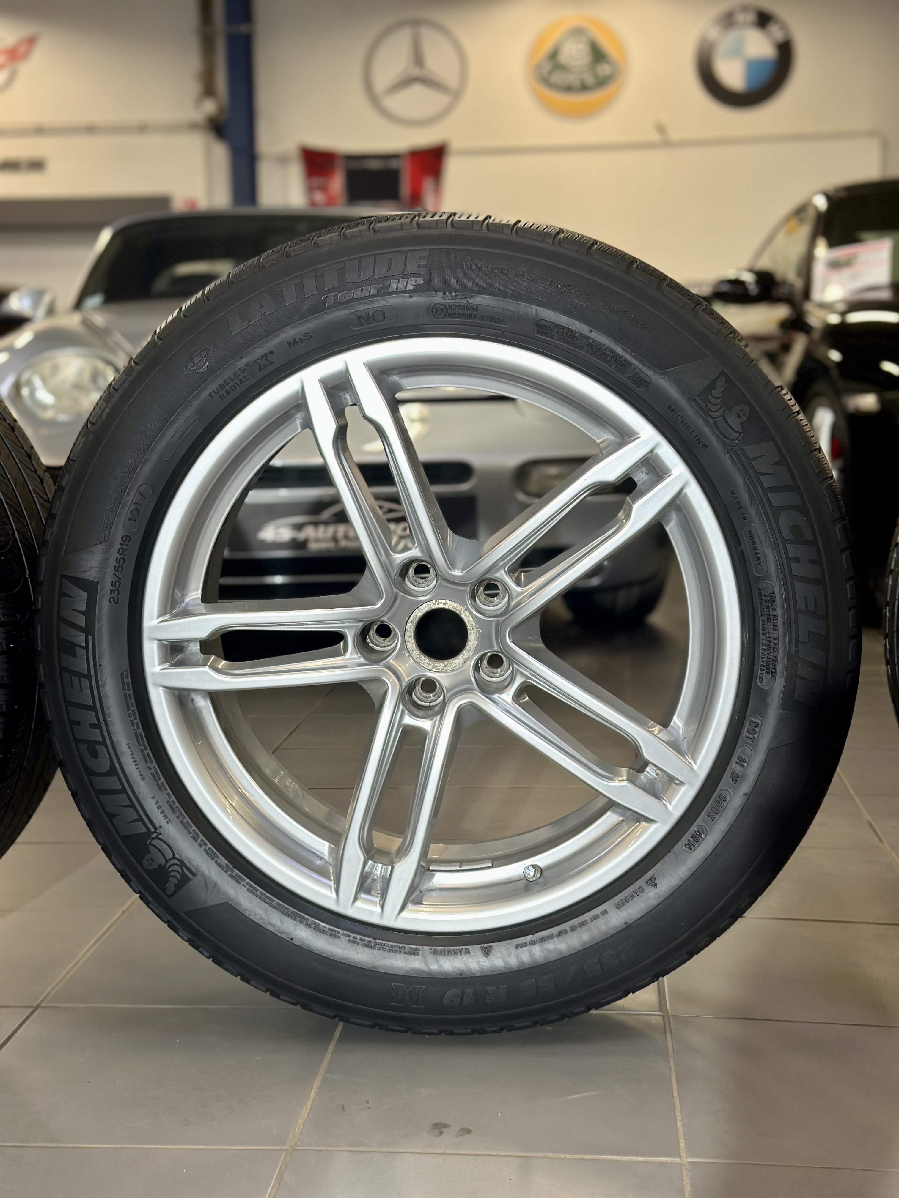 Pack roues 19 PORSCHE Macan 1 (95B) - d'Origine - Gris métallisé (14) Pack roues 19 PORSCHE Macan 1 (95B) - d'Origine - Gris métallisé