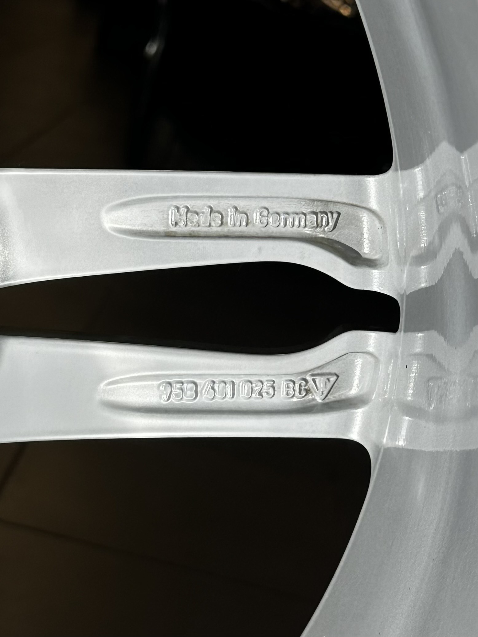 Pack roues 19 PORSCHE Macan 1 (95B) - d'Origine - Gris métallisé (18) Pack roues 19 PORSCHE Macan 1 (95B) - d'Origine - Gris métallisé