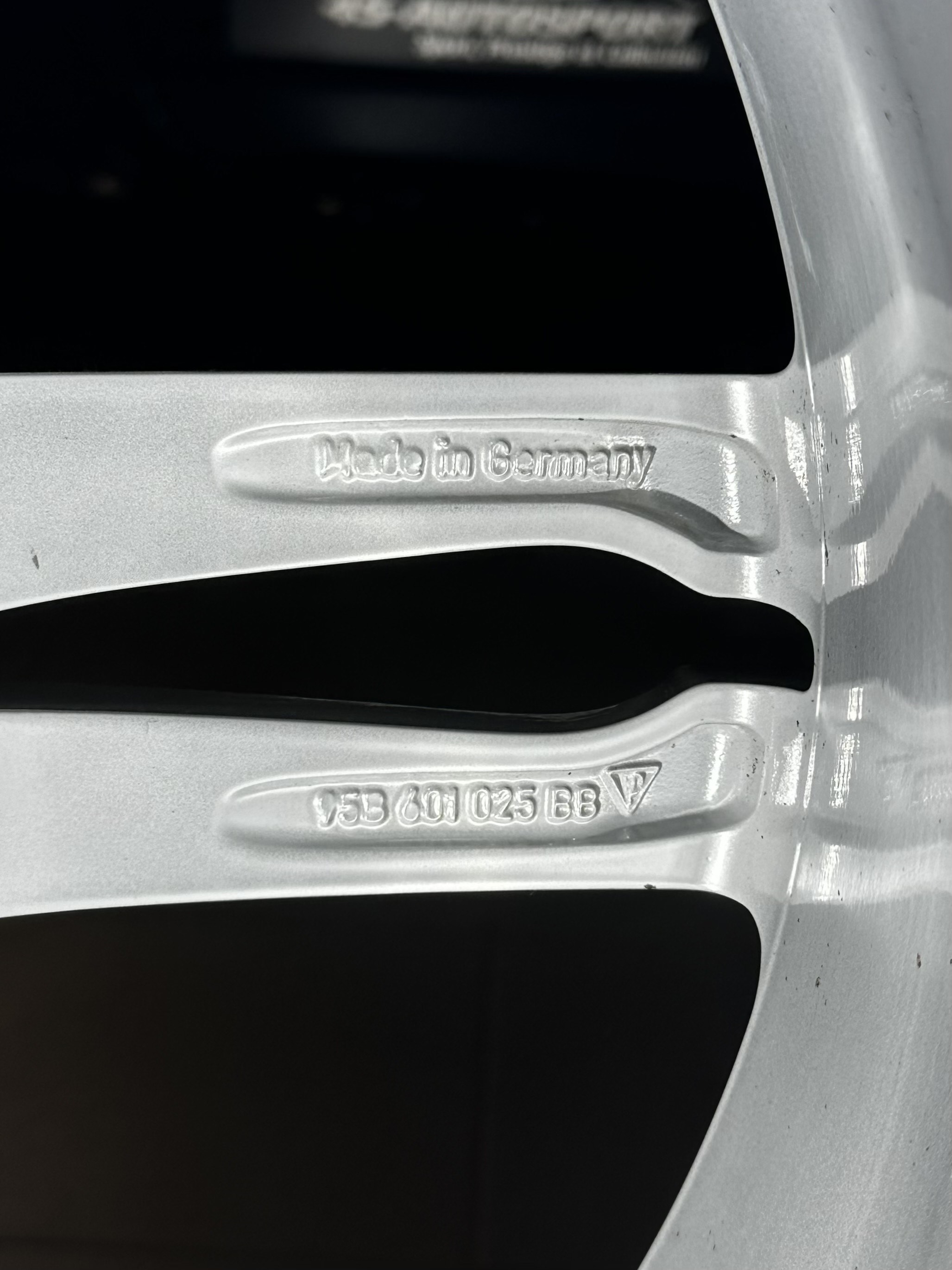 Pack roues 19 PORSCHE Macan 1 (95B) - d'Origine - Gris métallisé (22) Pack roues 19 PORSCHE Macan 1 (95B) - d'Origine - Gris métallisé