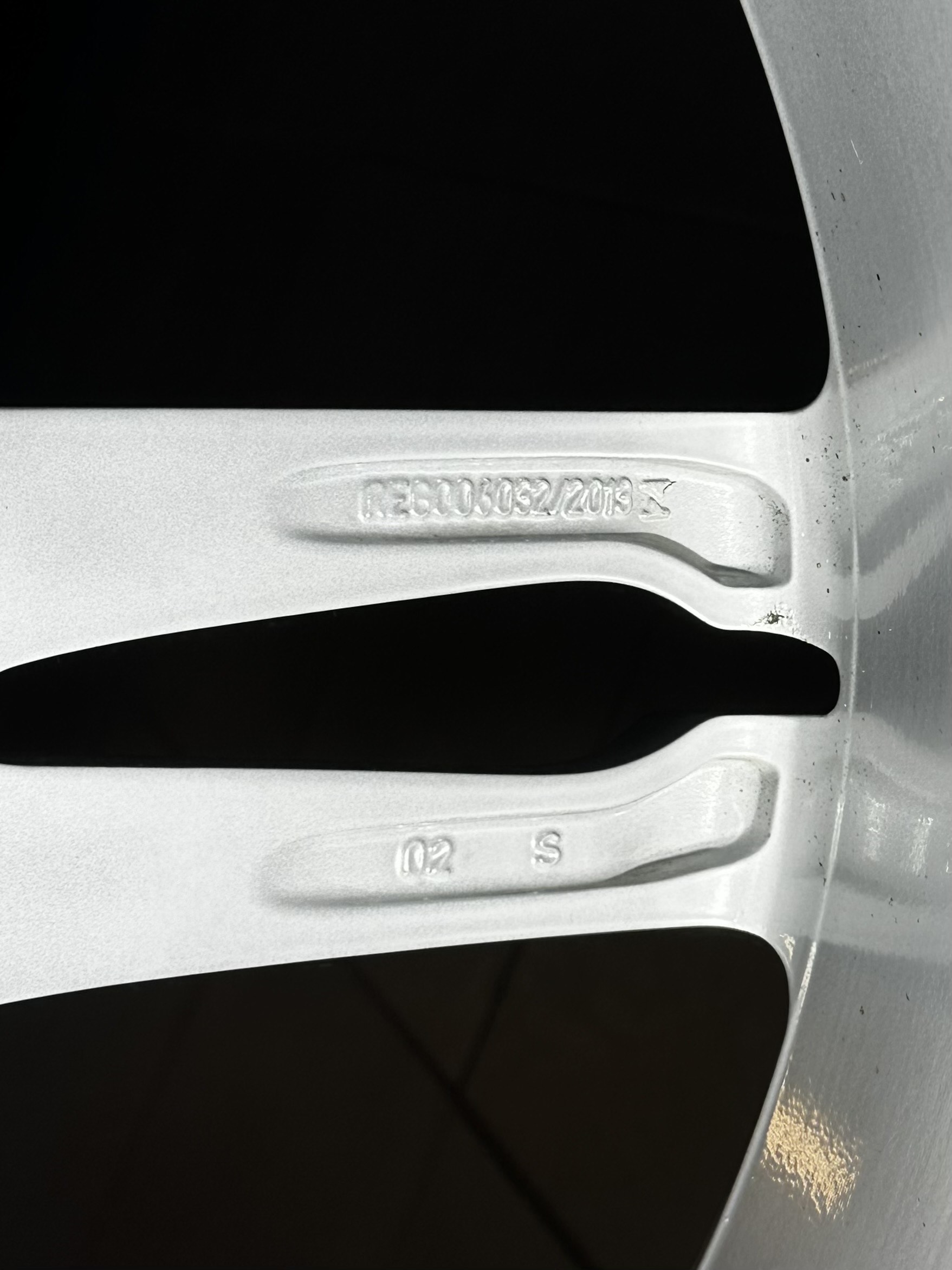 Pack roues 19 PORSCHE Macan 1 (95B) - d'Origine - Gris métallisé (23) Pack roues 19 PORSCHE Macan 1 (95B) - d'Origine - Gris métallisé