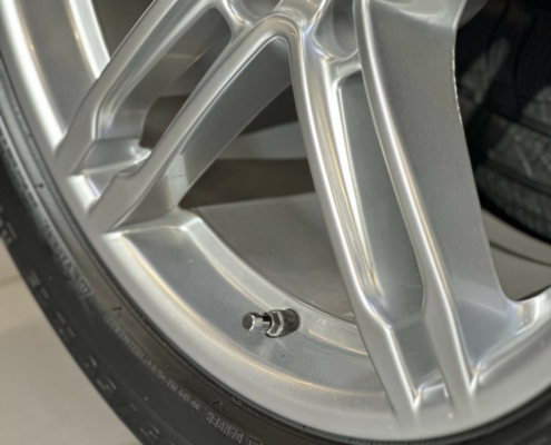 Pack roues 19 PORSCHE Macan 1 (95B) - d'Origine - Gris métallisé (4) Pack roues 19 PORSCHE Macan 1 (95B) - d'Origine - Gris métallisé