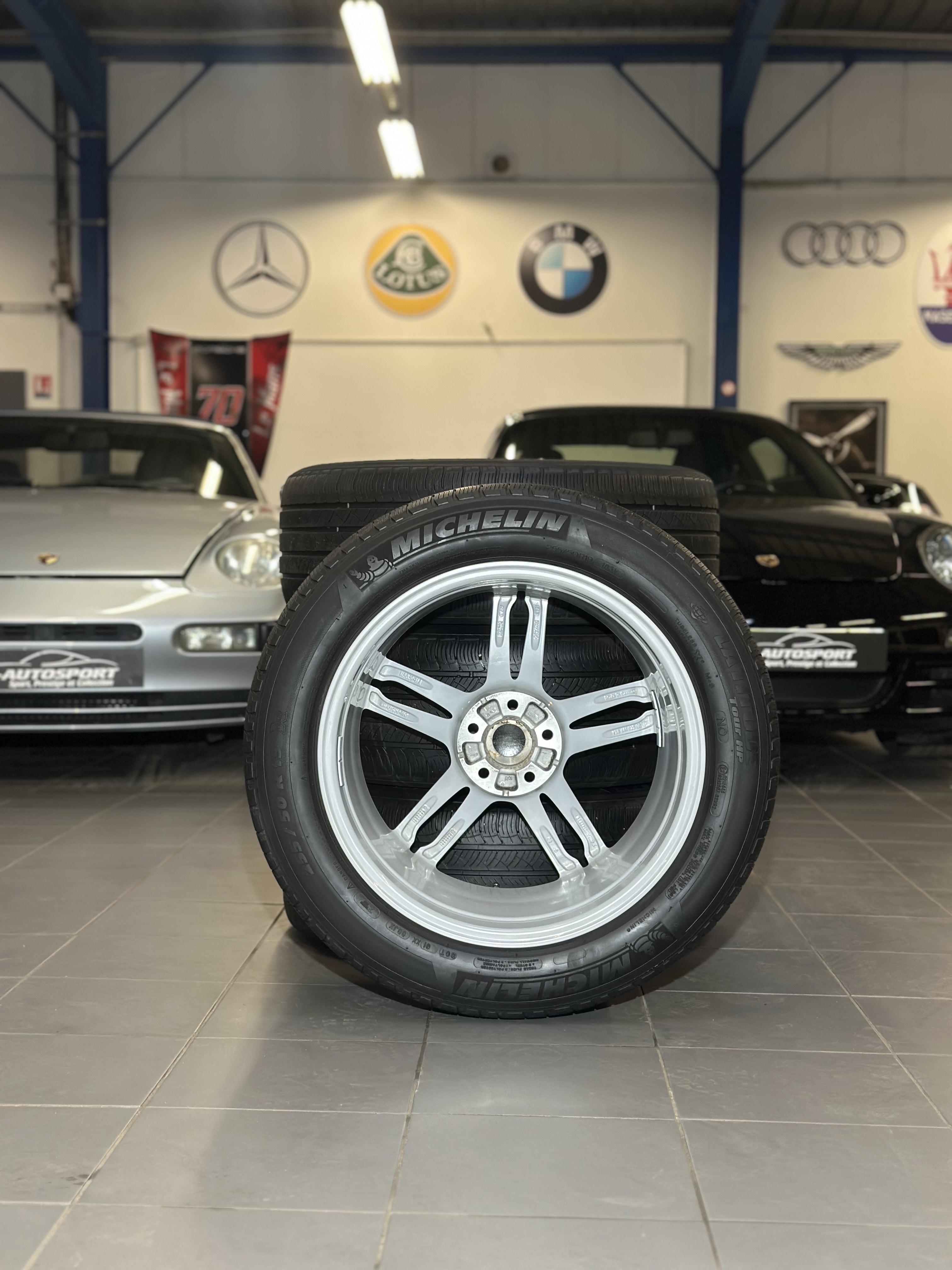 Pack roues 19 PORSCHE Macan 1 (95B) - d'Origine - Gris métallisé (7) Pack roues 19 PORSCHE Macan 1 (95B) - d'Origine - Gris métallisé