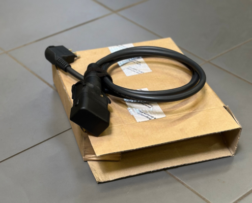 Cliquez pour ouvrir le sous menu Photo câbles de recharge voitures hybrides électriques